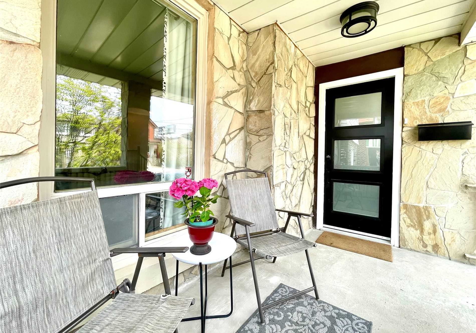 85-lanark-avenue-toronto-ontario-c5610843