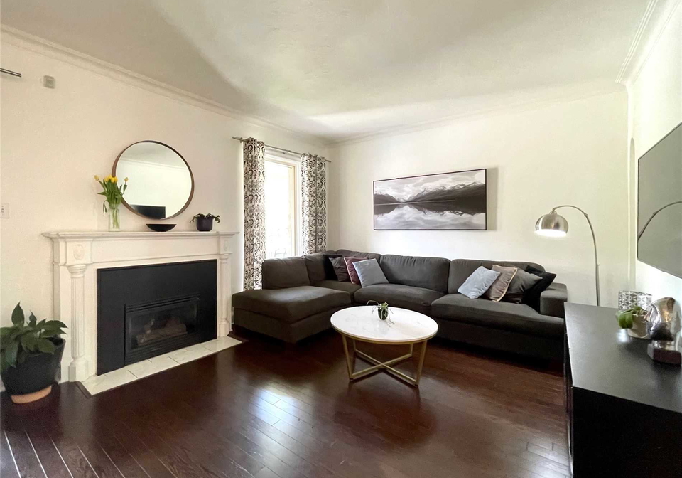 85-lanark-avenue-toronto-ontario-c5610843