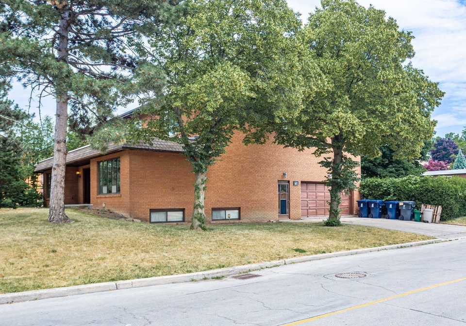 65-regina-avenue-toronto-ontario-c5684623