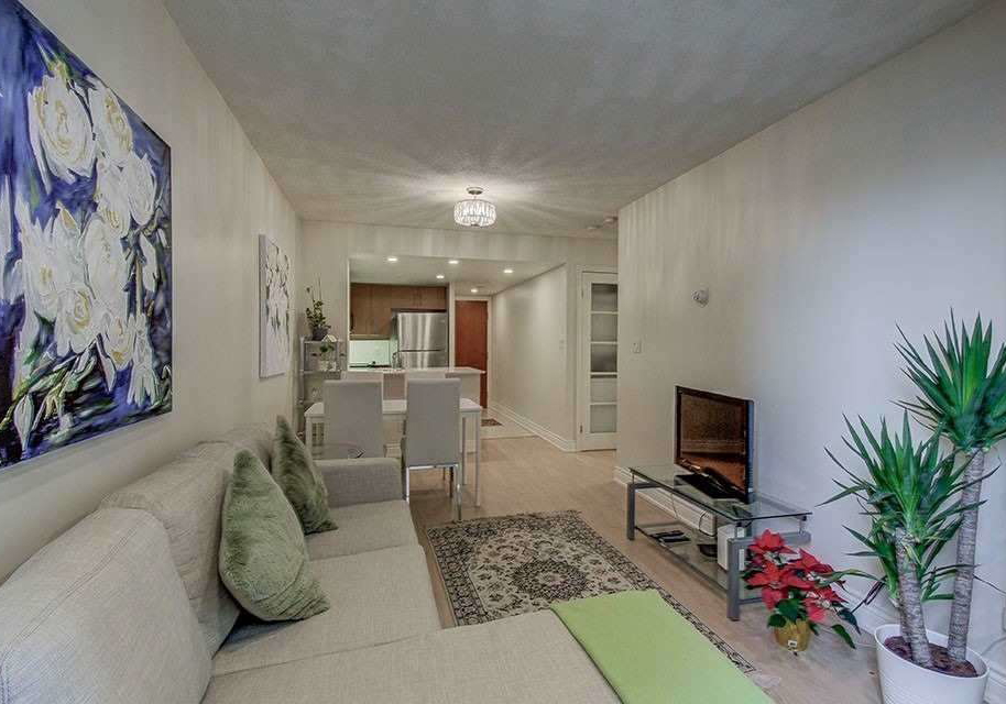 300-bloor-street-toronto-ontario-c5688630