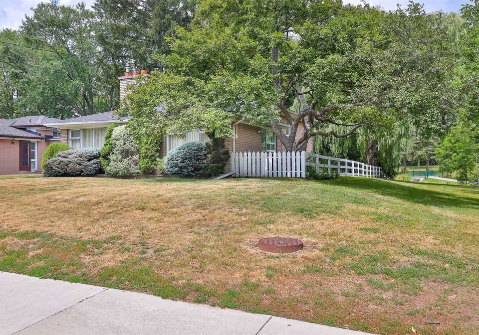 116-holcolm-road-toronto-ontario-c5728342