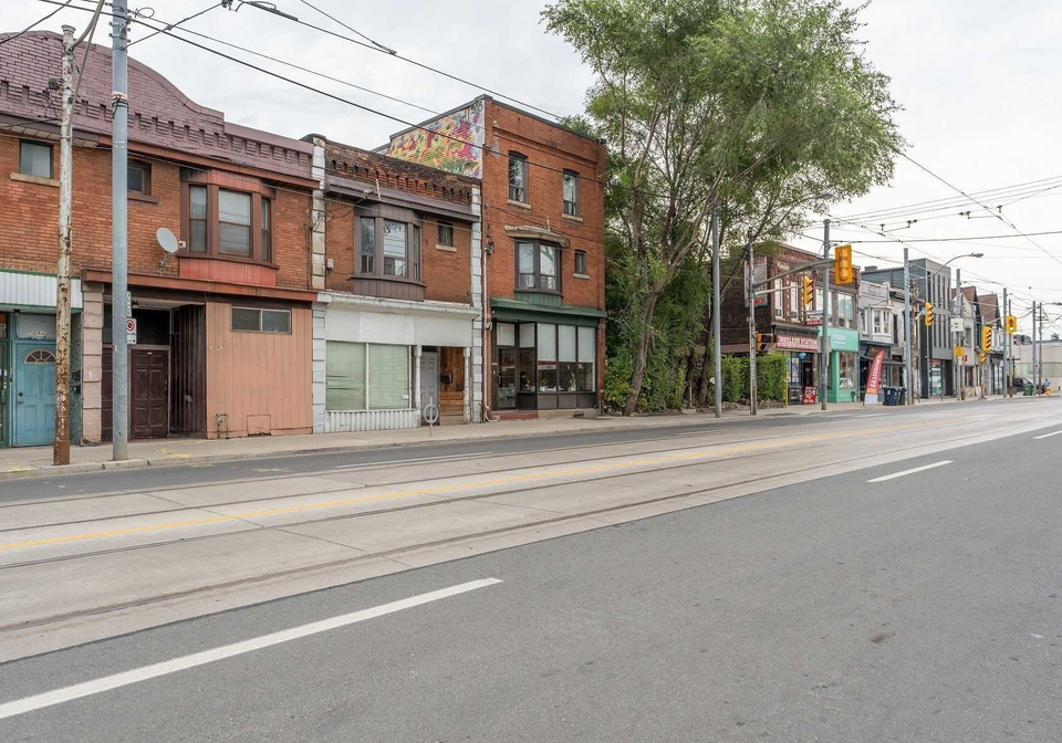 2090-dundas-street-w-toronto-ontario-c5783845