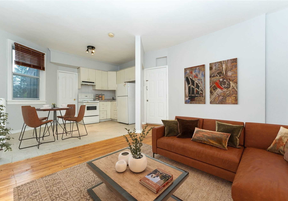 2090-dundas-street-w-toronto-ontario-c5783845