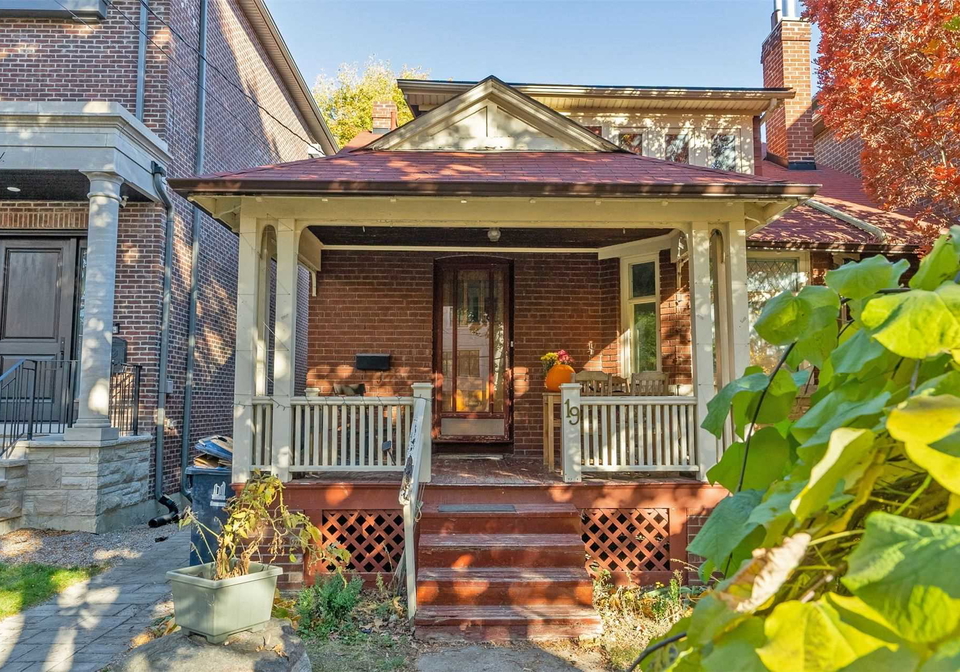 19-ridley-boulevard-toronto-ontario-c5805820