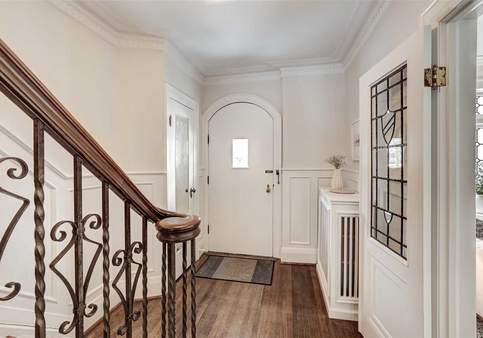 520-briar-hill-avenue-toronto-ontario-c5940517