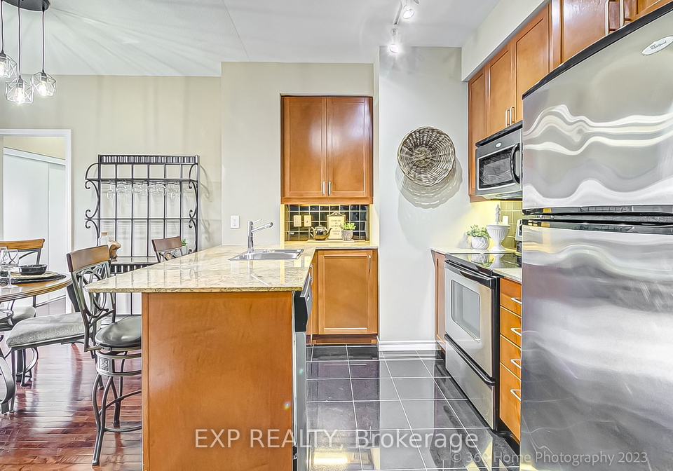 736-spadina-avenue-n-toronto-ontario-c5945912