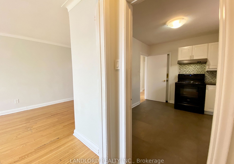 82-lanark-avenue-toronto-ontario-c5958724