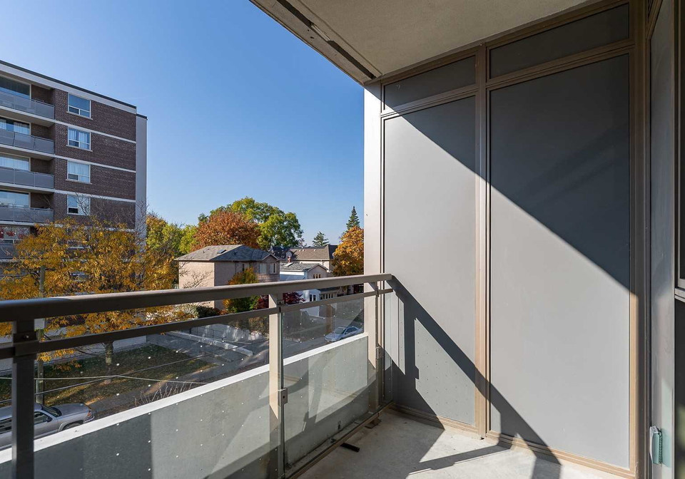 492-eglinton-avenue-e-toronto-ontario-c5972209
