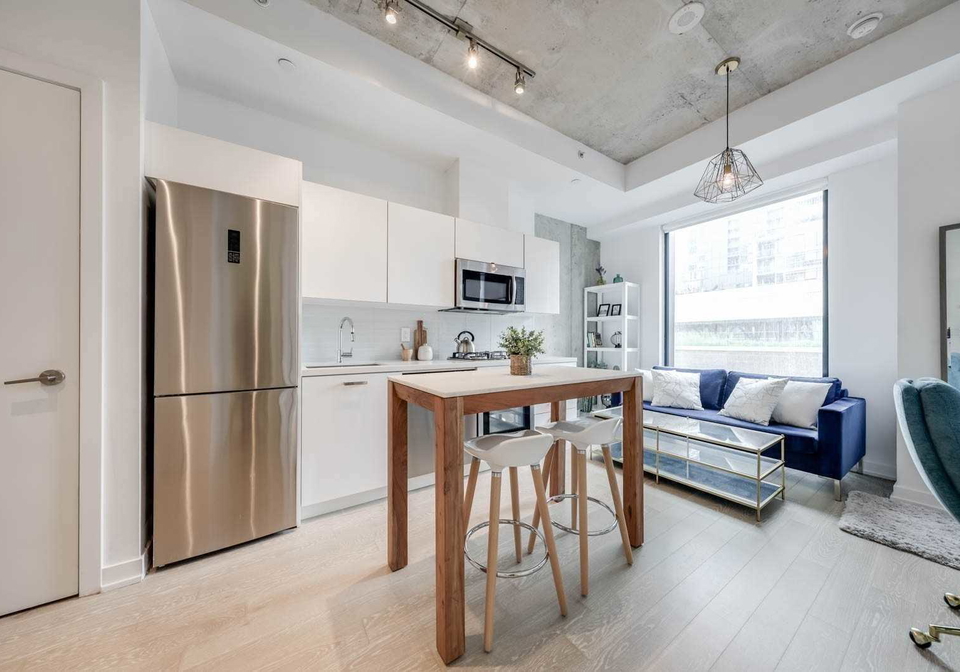 11-charlotte-street-toronto-ontario-c5978277