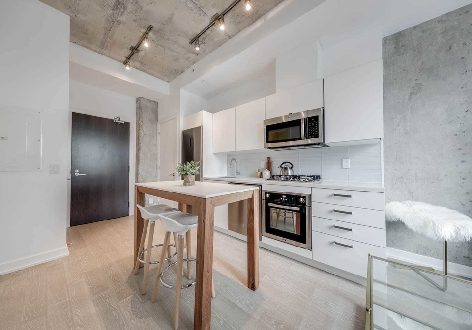 11-charlotte-street-toronto-ontario-c5978277