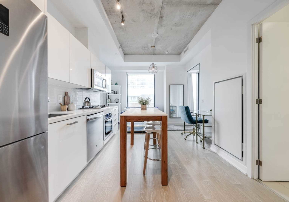 11-charlotte-street-toronto-ontario-c5978277