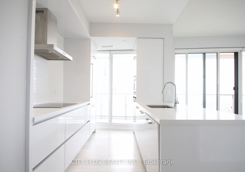 2221-yonge-street-e-toronto-ontario-c5991356