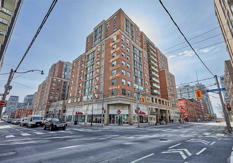 313-richmond-street-toronto-ontario-c6010275