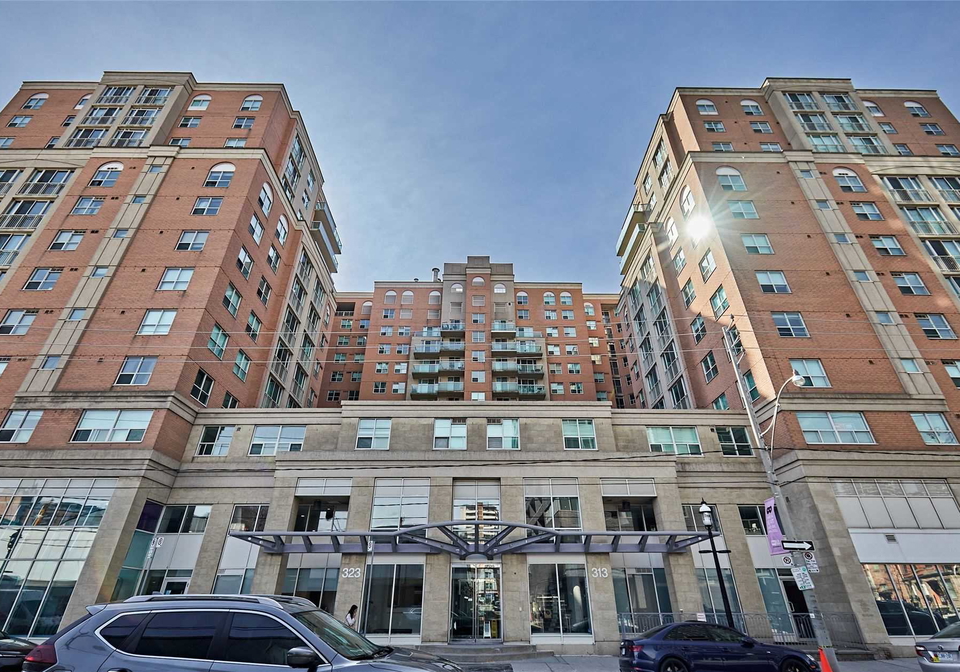 313-richmond-street-toronto-ontario-c6010275