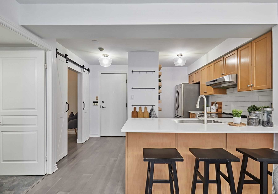 313-richmond-street-toronto-ontario-c6010275