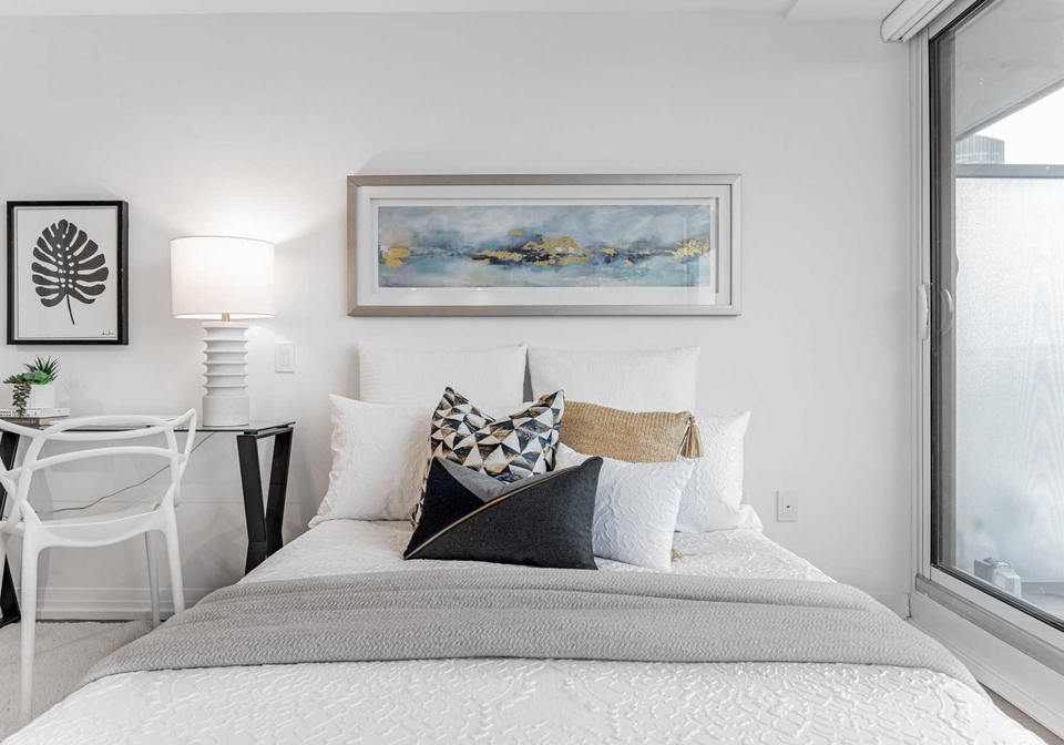 251-jarvis-street-w-toronto-ontario-c6033445