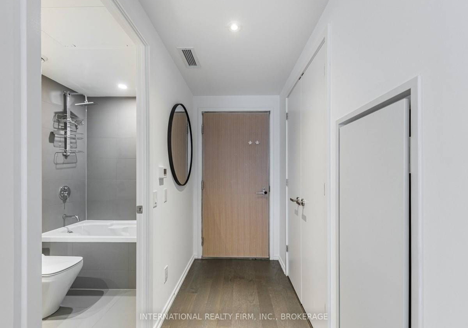 5-soudan-avenue-w-toronto-ontario-c6055439