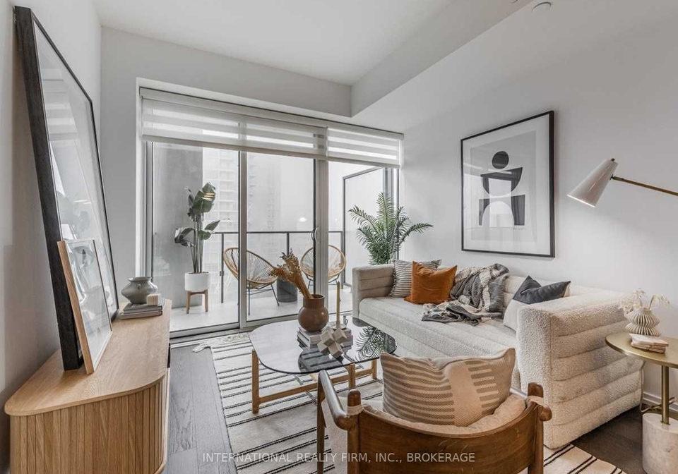 5-soudan-avenue-w-toronto-ontario-c6055439