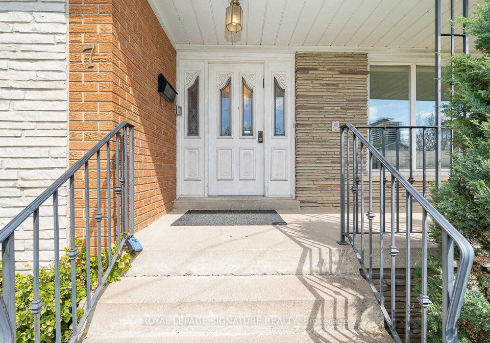 7-digby-court-toronto-ontario-c6680098