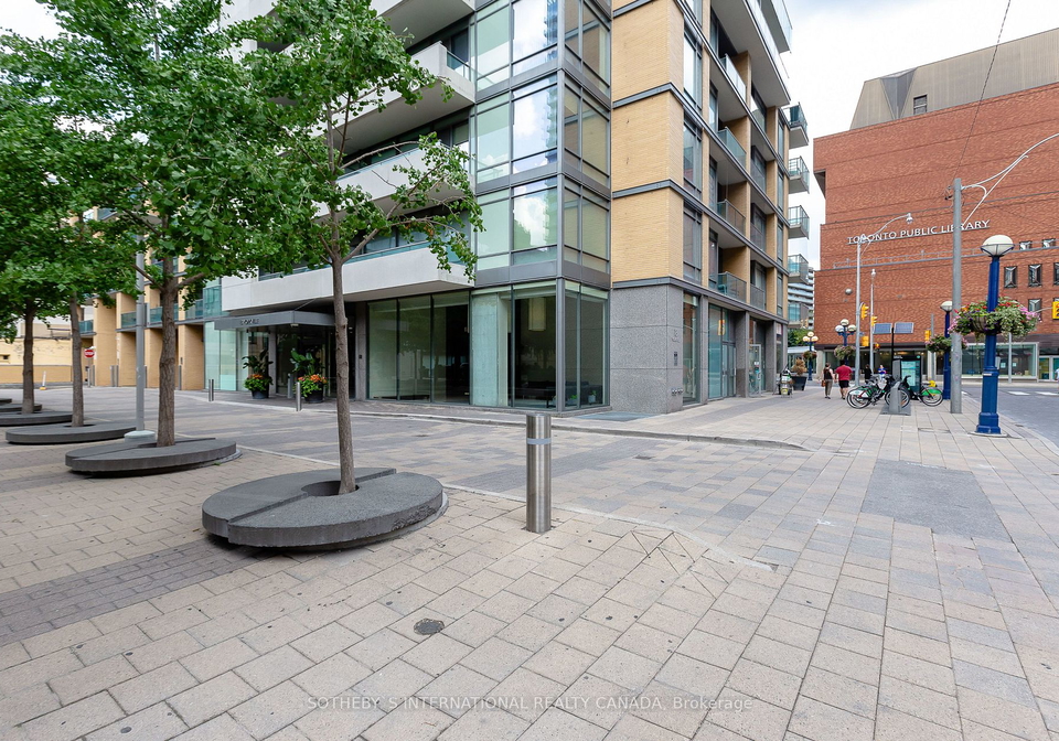 18-yorkville-avenue-s-toronto-ontario-c6684384