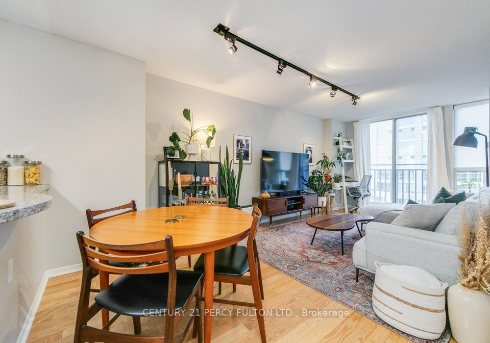 388-bloor-street-toronto-ontario-c7318100