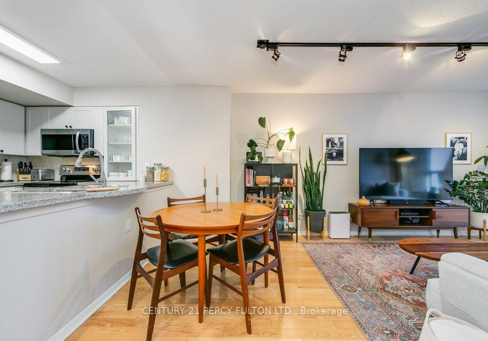 388-bloor-street-toronto-ontario-c7318100