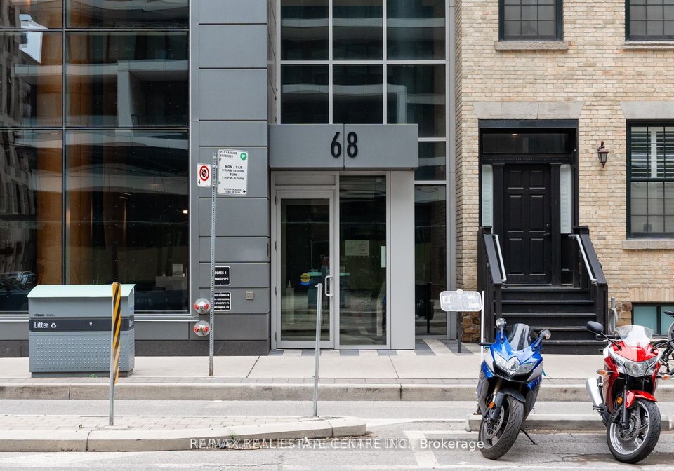 68-shutter-street-toronto-ontario-c7387292