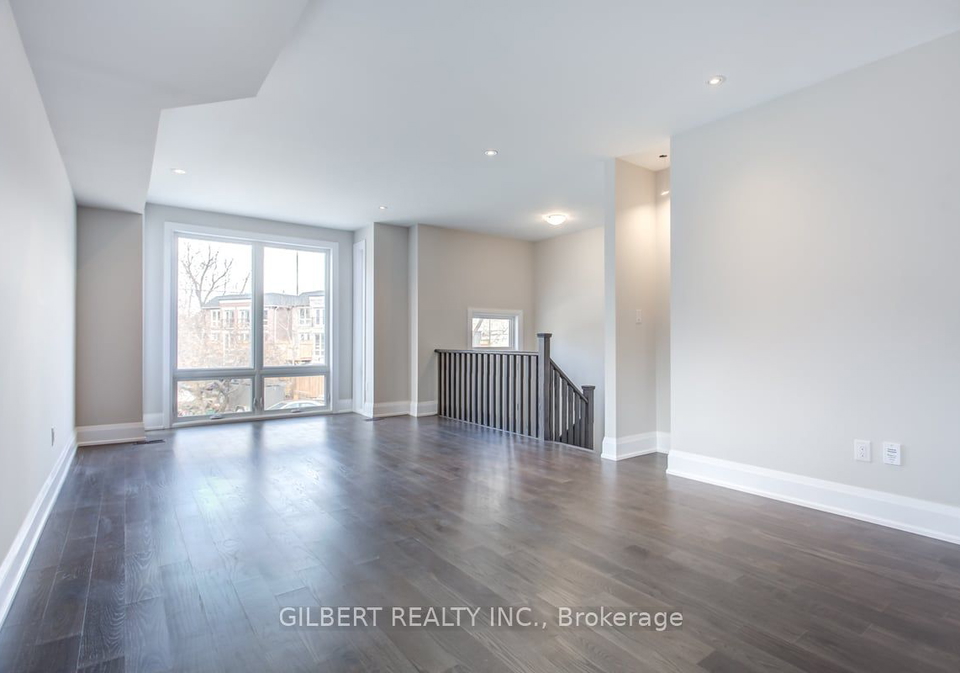 35b-marquette-avenue-toronto-ontario-c8030308