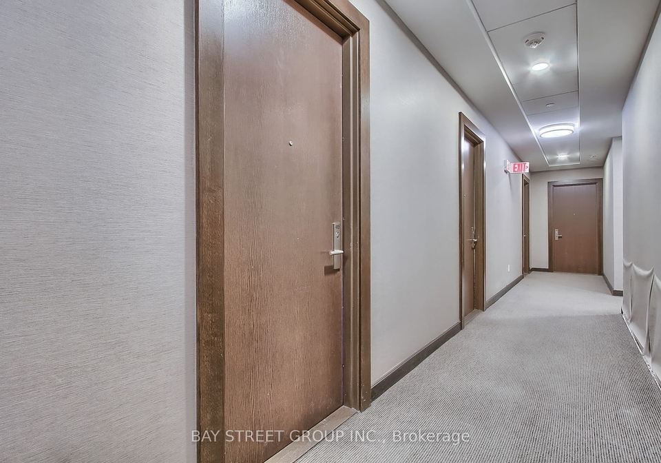 386-yonge-street-w-toronto-ontario-c8040838