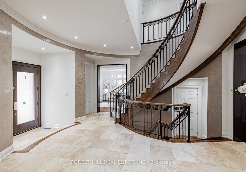 275-hillcrest-avenue-toronto-ontario-c8044592