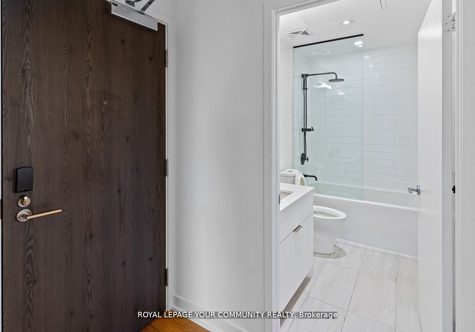 22-lombard-street-toronto-ontario-c8064074