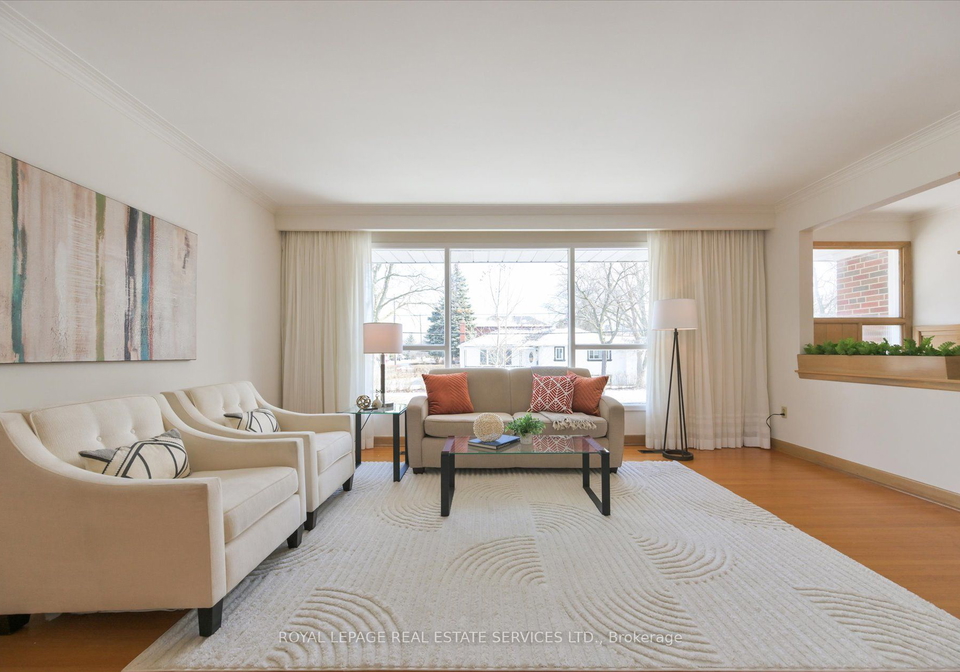 393-patricia-avenue-toronto-ontario-c8110944