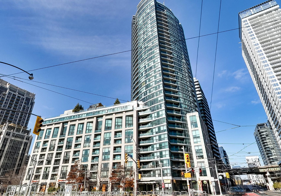 600-fleet-street-w-toronto-ontario-c8111368