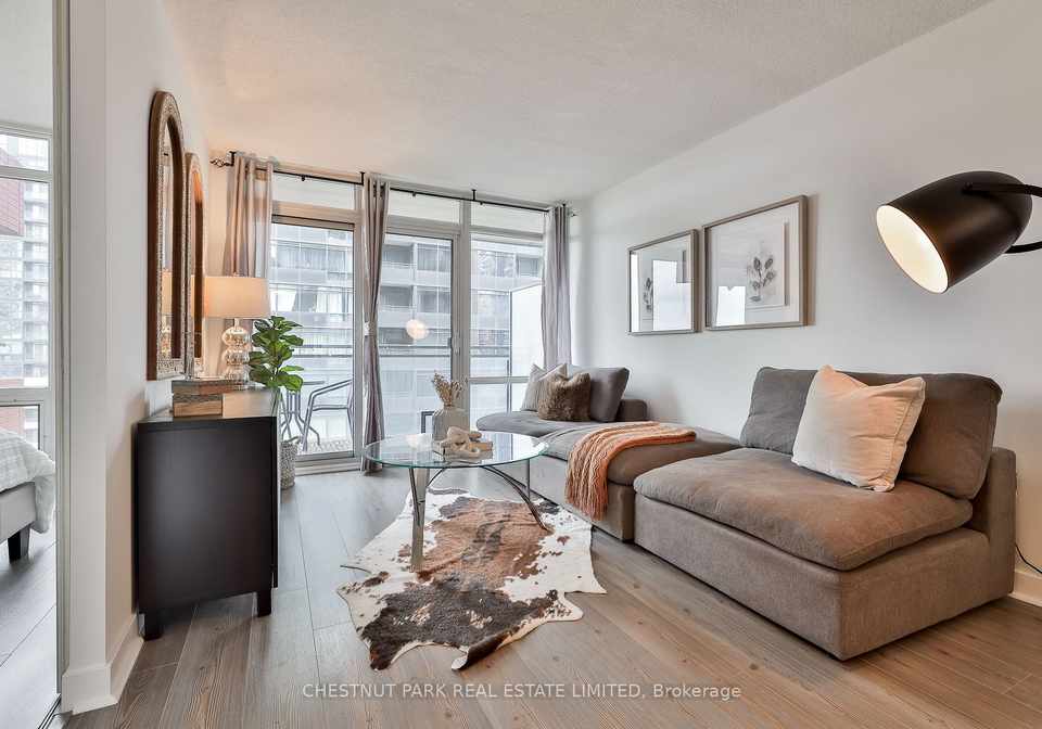 4-spadina-avenue-toronto-ontario-c8175790