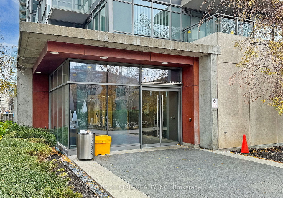 11-brunel-court-s-toronto-ontario-c8181358