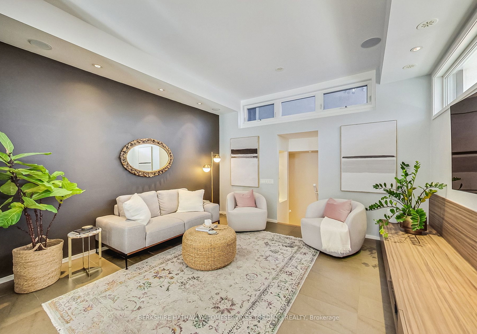 56-lippincott-street-toronto-ontario-c8211346