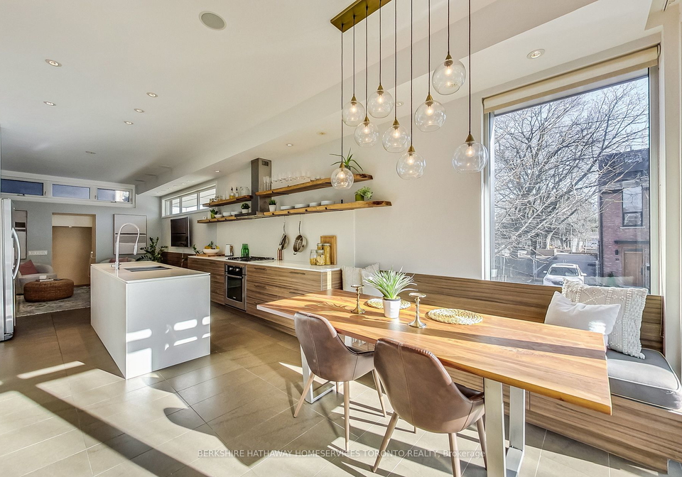 56-lippincott-street-toronto-ontario-c8211346