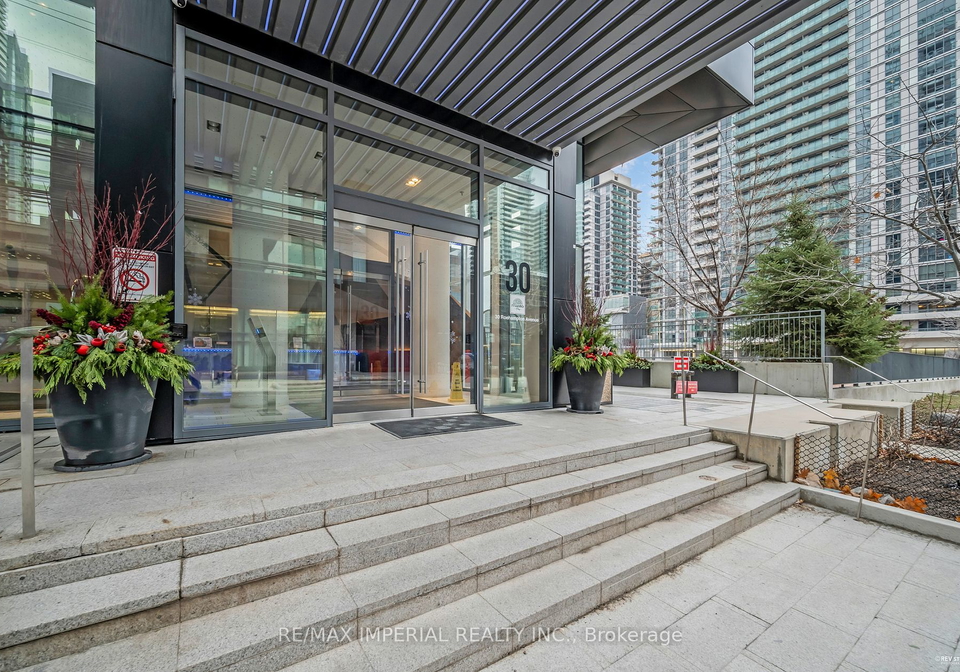 30-roehampton-avenue-e-toronto-ontario-c8404370