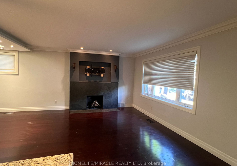 154-poyntz-avenue-toronto-ontario-c9006116