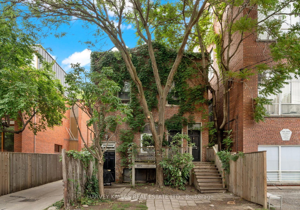 692-richmond-street-w-toronto-ontario-c9017771