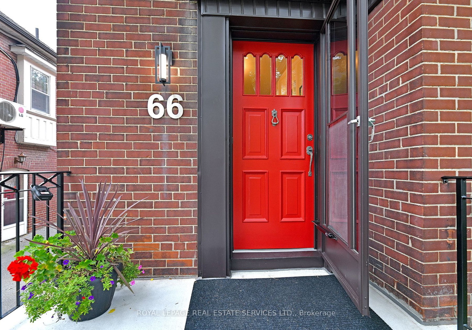 66-willowbank-boulevard-toronto-ontario-c9265278