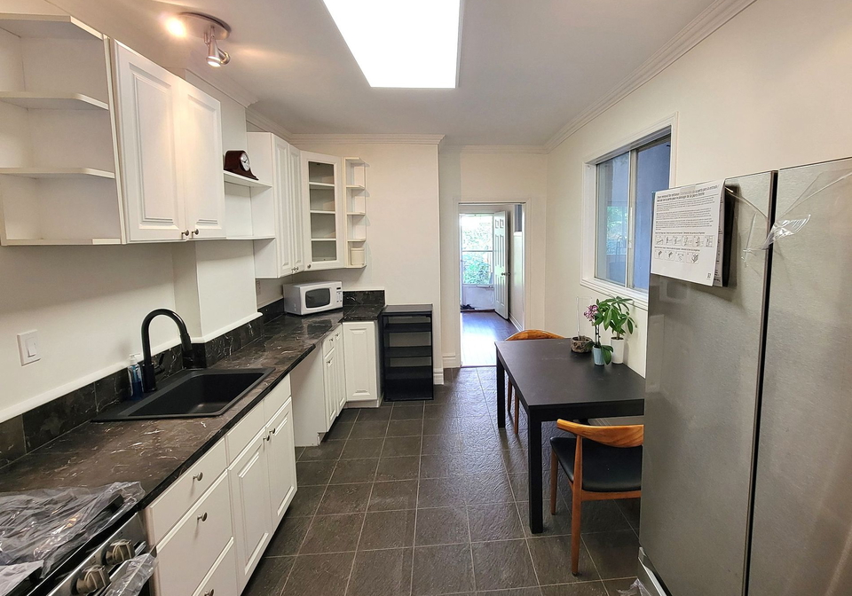 757-manning-avenue-toronto-ontario-c9362917