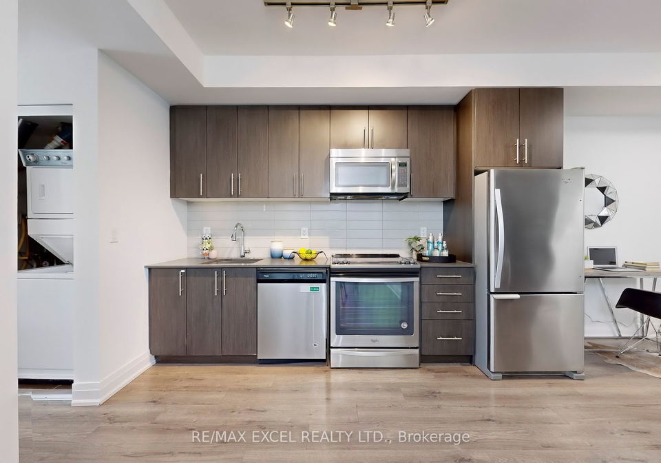 780-sheppard-avenue-e-toronto-ontario-c9367219