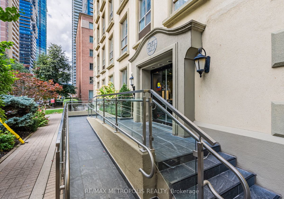 80-charles-street-e-toronto-ontario-c9380638