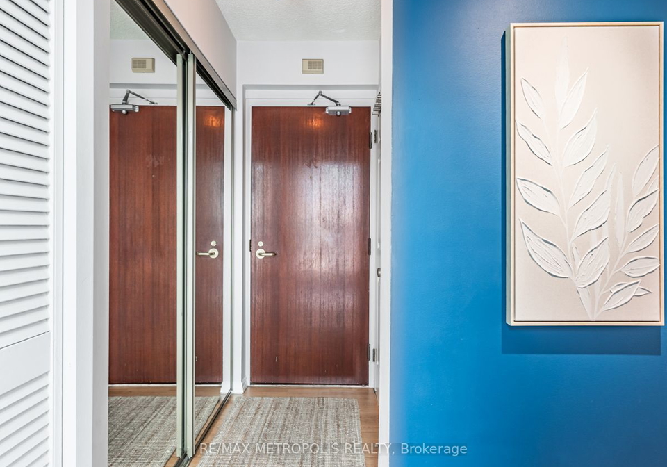 80-charles-street-e-toronto-ontario-c9380638