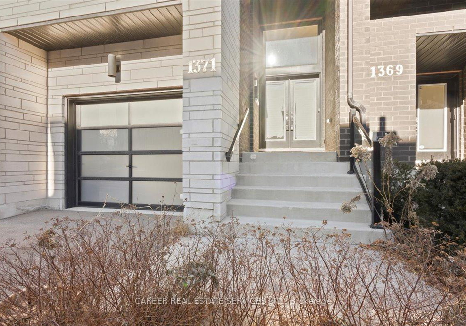 1371-gull-crossing-pickering-ontario-e11913249