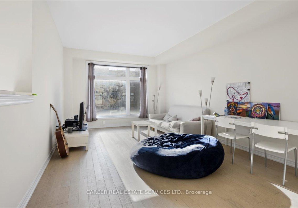1371-gull-crossing-pickering-ontario-e11913249