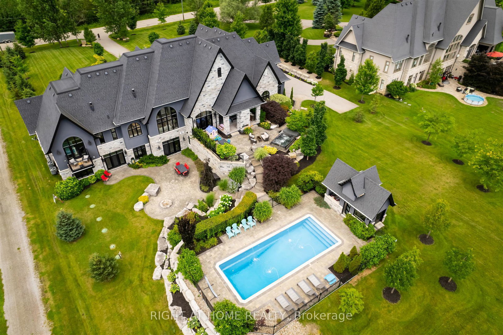 3395-sideline-4-pickering-ontario-e11941625