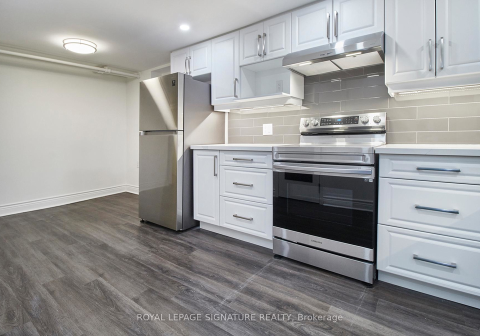 2467-queen-street-e-toronto-ontario-e11992235