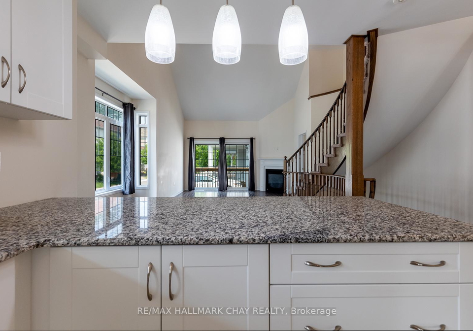 2714-canoe-lane-pickering-ontario-e12021255